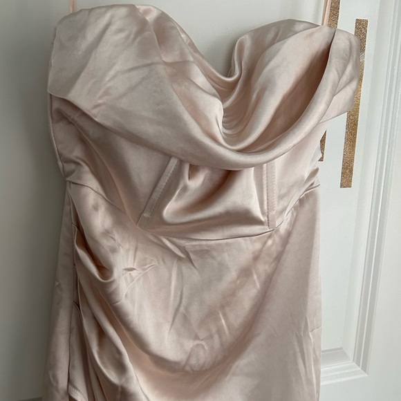 Selfie Leslie DOLCE VITA COWL BUST SATIN CHIC STRAPLESS MIDI DRESS CHAMPAGNE - Picture 7 of 13